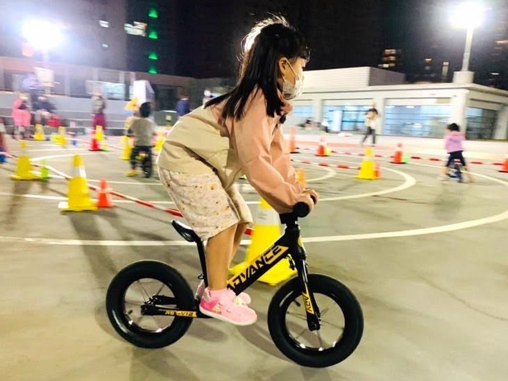 滑步車