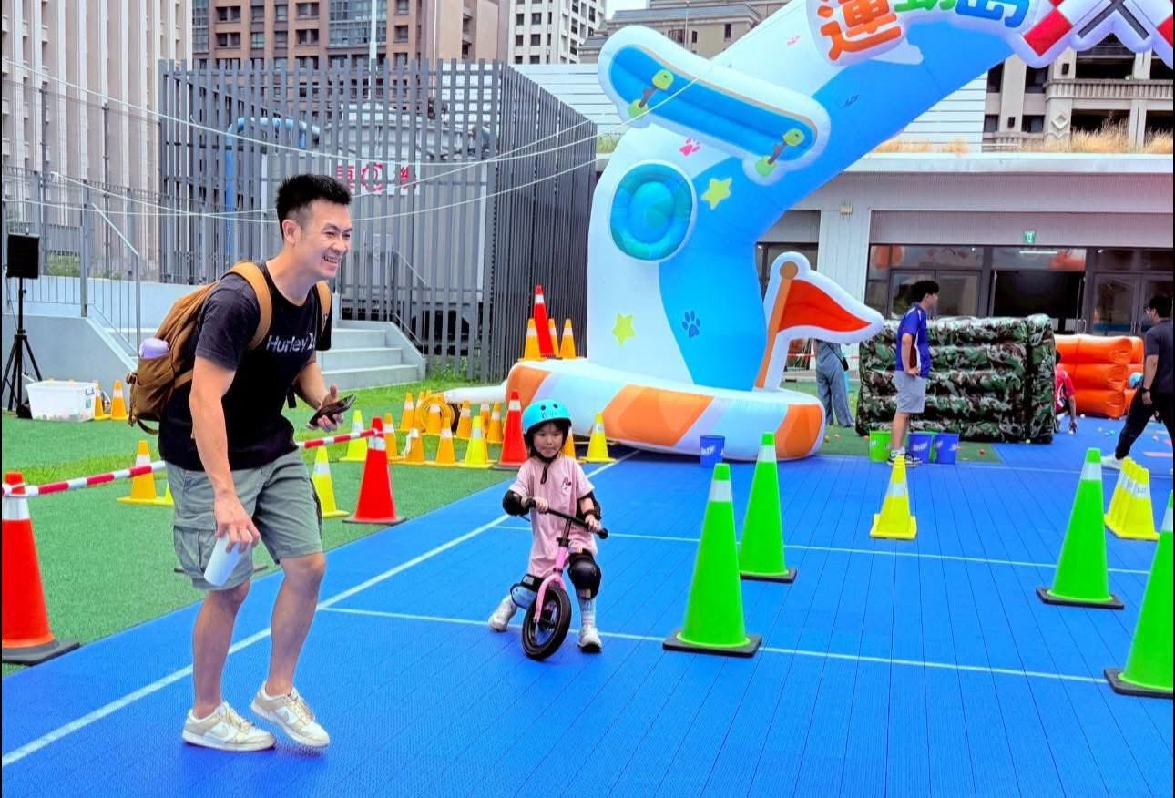 滑步車